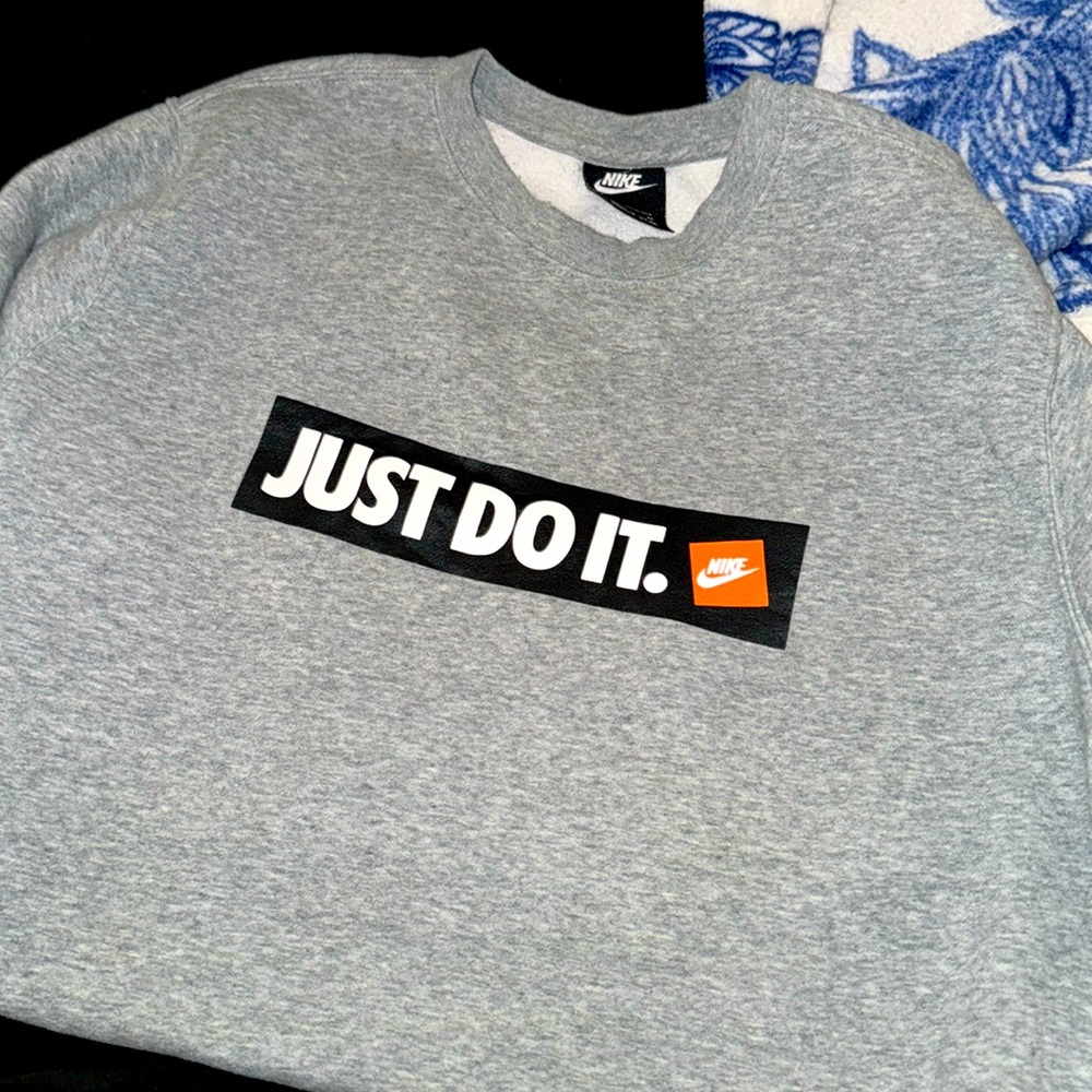 Nike Men’s Sweatshirt